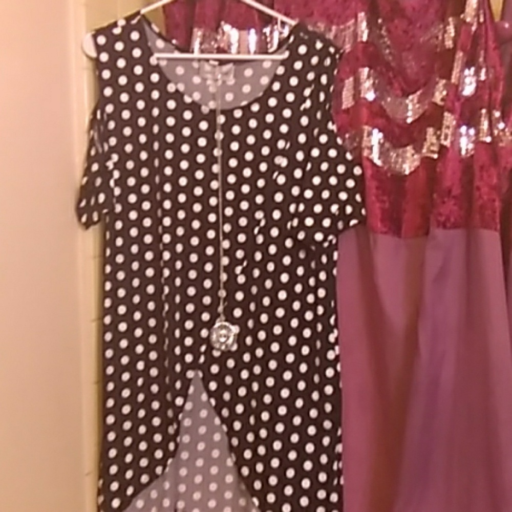Size 2X Beautiful Polka Dot Dress With Medallion